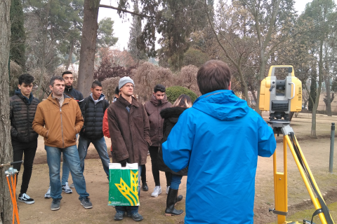 ACTIVIDAD DE TOPOGRAFÍA DE NUESTROS ALUMNOS EN EL CIRCO ROMANO.