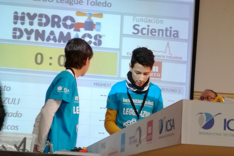 EL IES AZARQUIEL EN EL TORNEO DE LEGO.