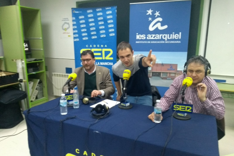 IMÁGENES DEL DÍA DE LA RADIO EN EL IES AZARQUIEL